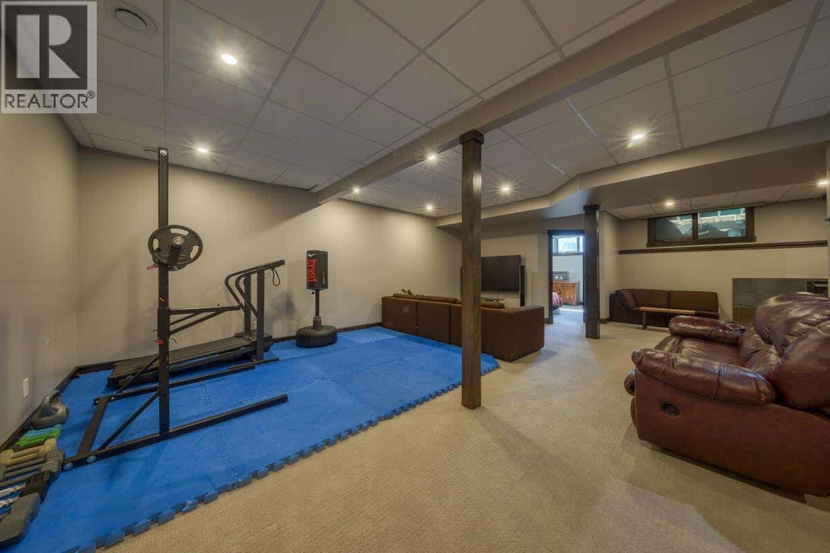 Invermere — Invermere - Photo 3 of 39