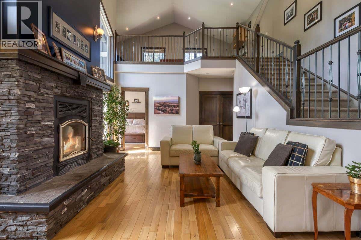 Invermere — Invermere - Photo 5 of 39