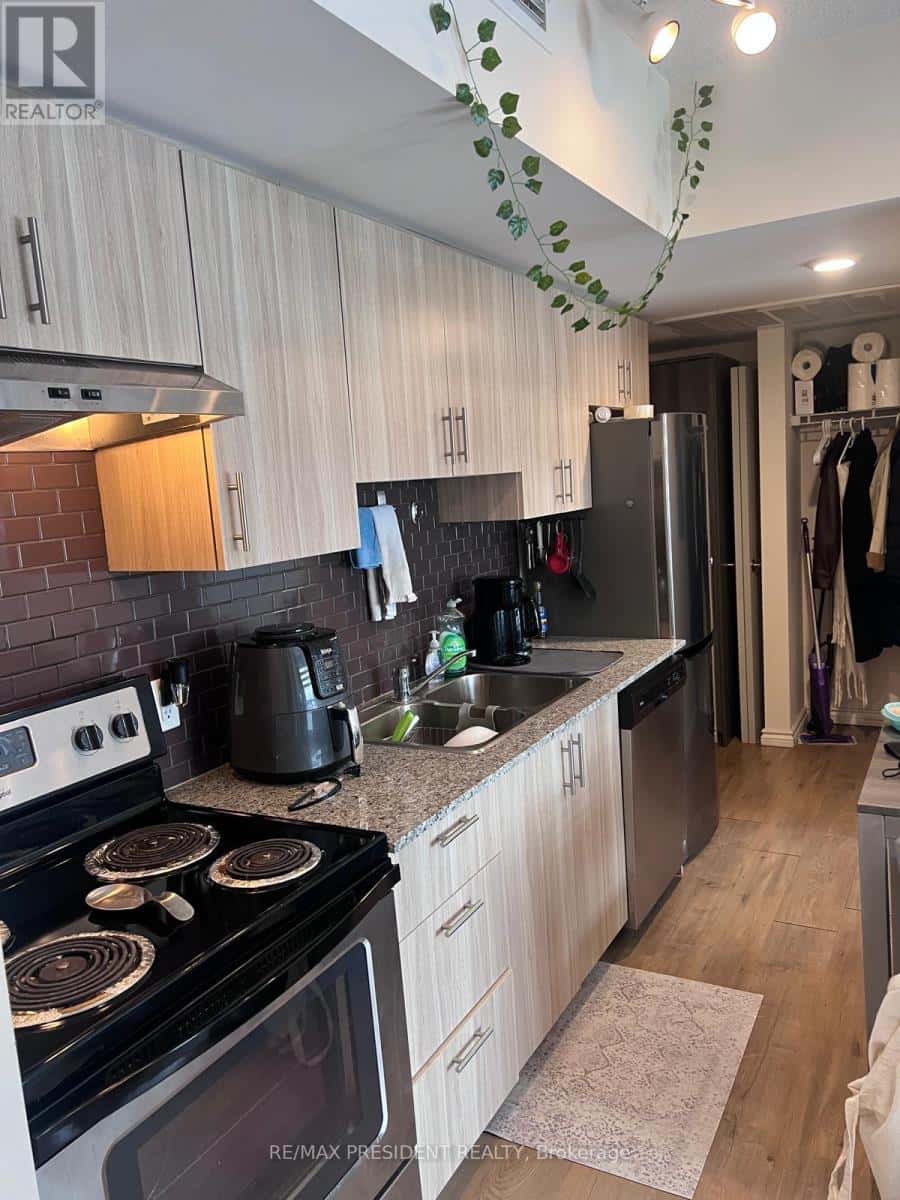 Waterloo — Waterloo - Photo 5 of 10