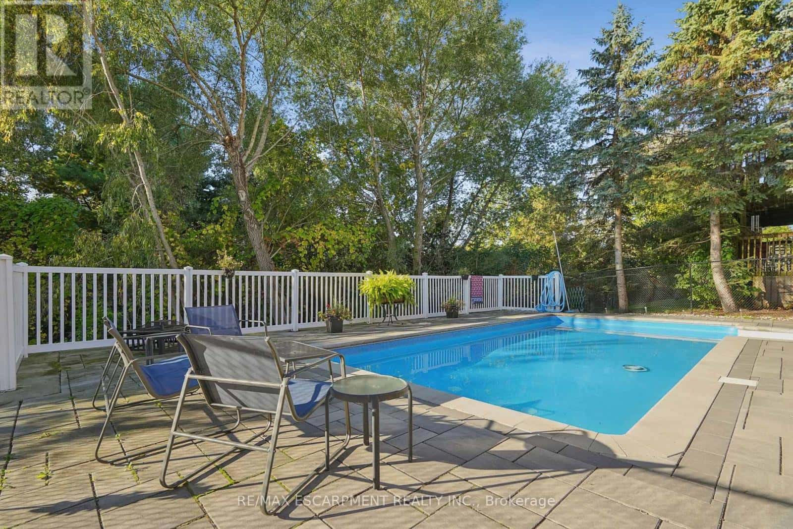 7 BIRCHWAY PLACE — Halton Hills (AC Acton), Ontario - Photo 3 of 50