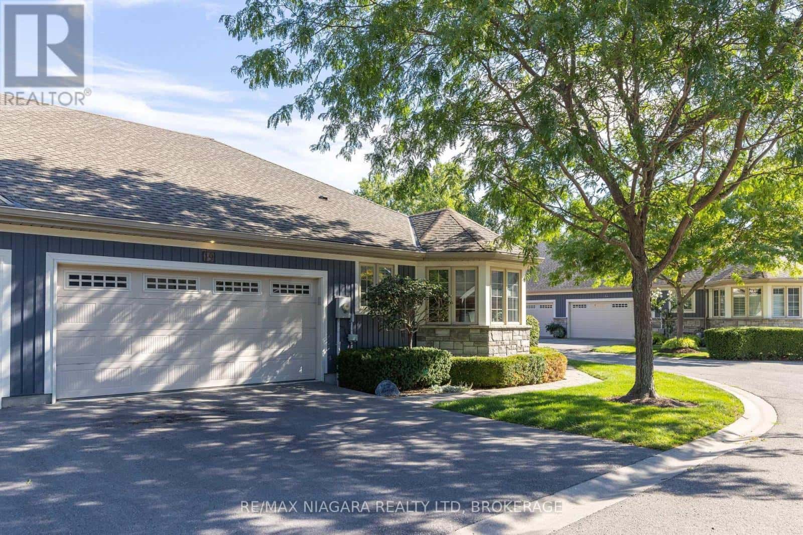 Fort Erie (Ridgeway) — Fort Erie (Ridgeway) - Photo 2 of 36