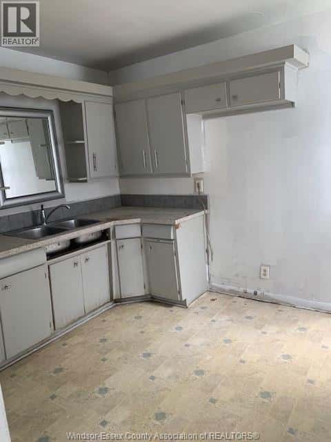 Windsor — Windsor - Photo 3 of 25