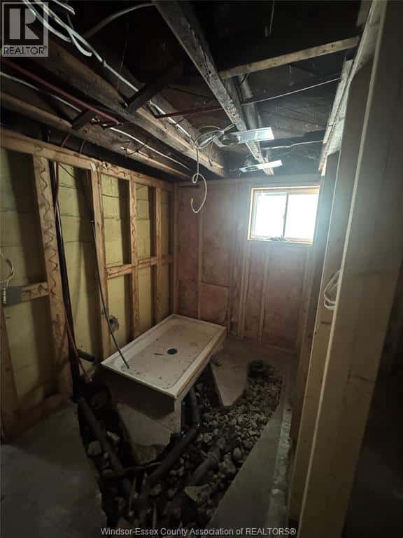 Windsor — Windsor - Photo 2 of 25