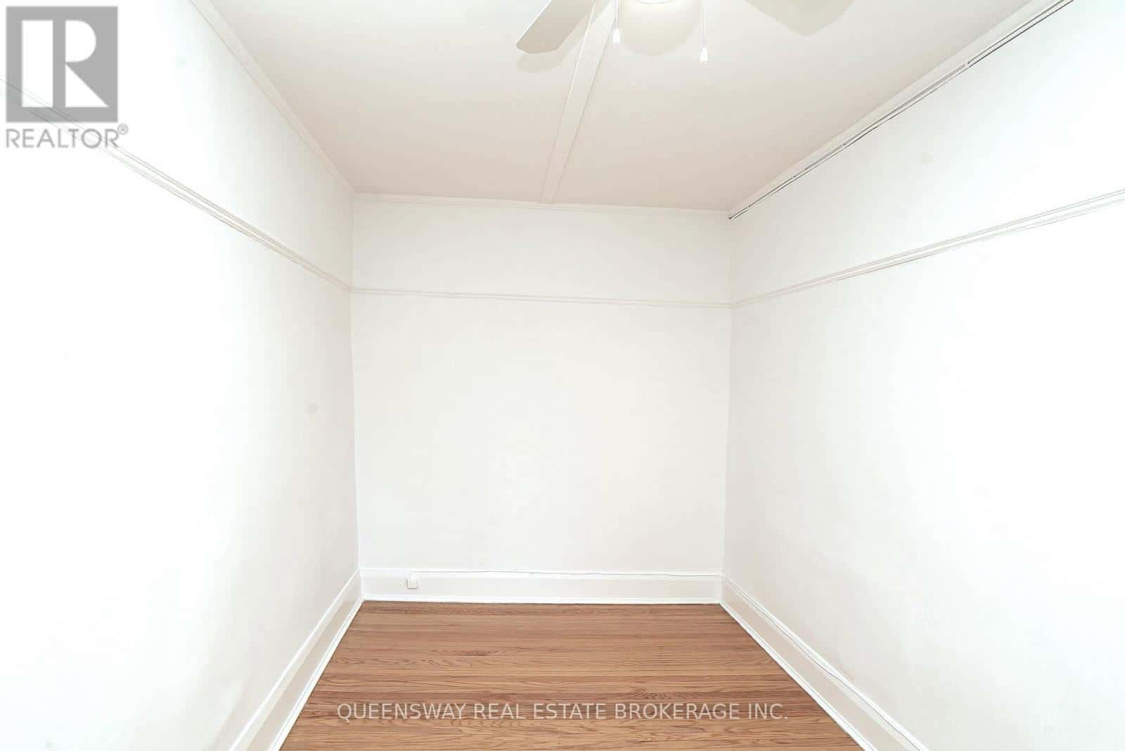 17 - 100 VAUGHAN ROAD — Toronto (Humewood-Cedarvale) - Photo 4 of 13