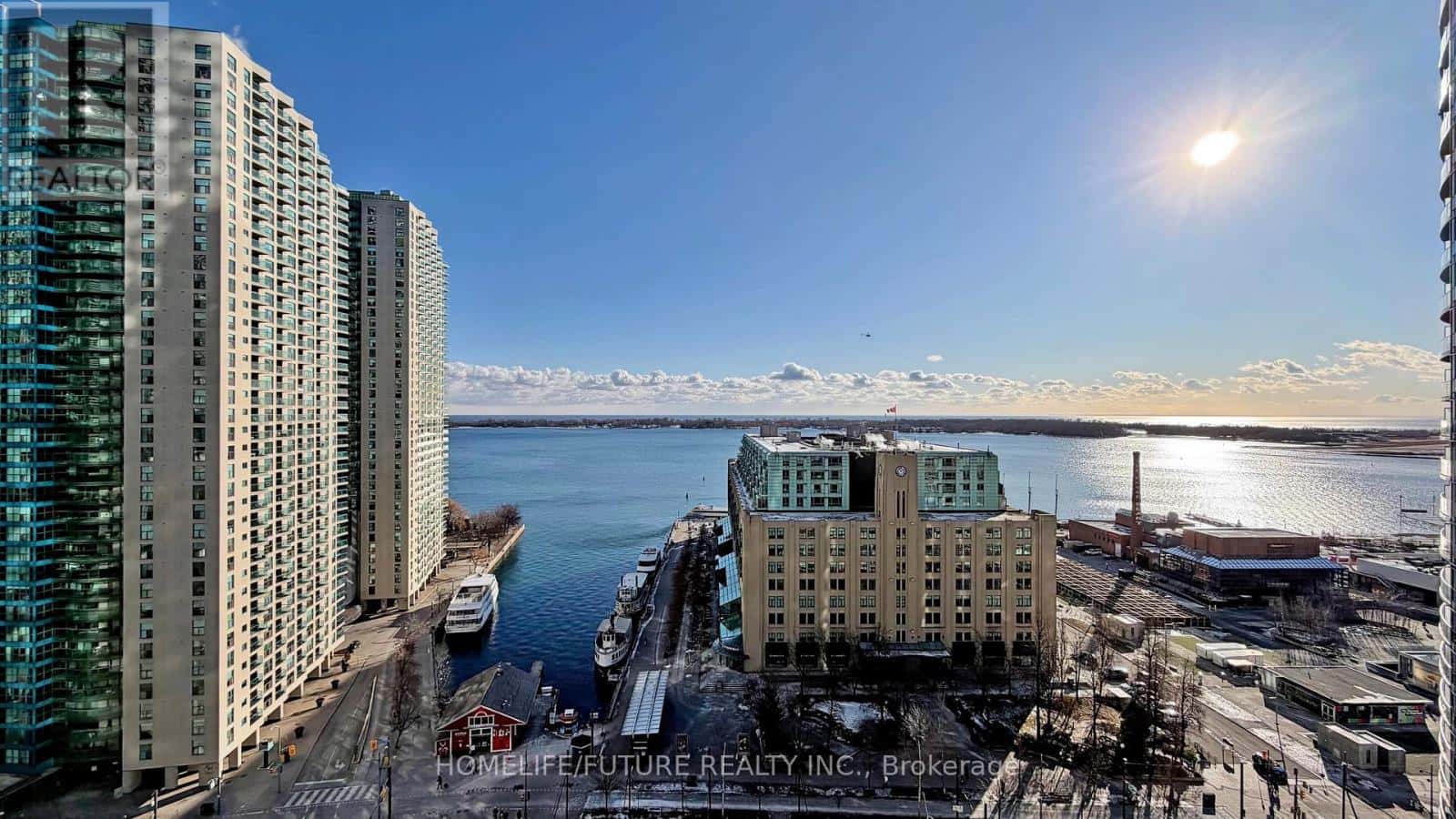 Toronto (Waterfront Communities) — Toronto (Waterfront Communities) - Photo 4 of 49