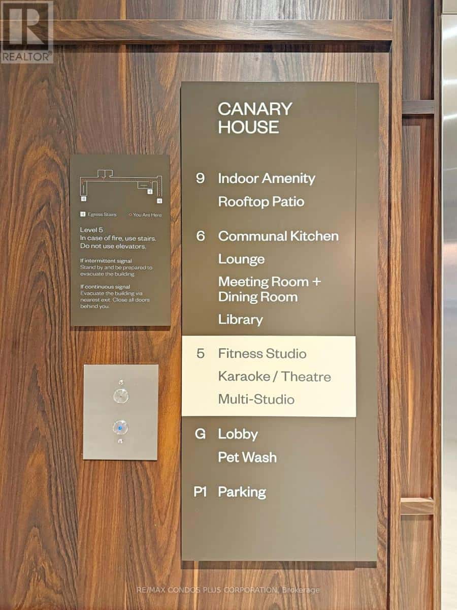 Toronto (Waterfront Communities) — Toronto (Waterfront Communities) - Photo 3 of 36