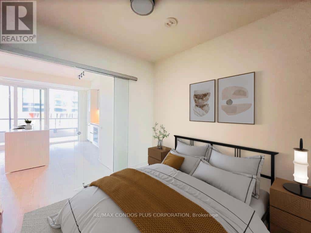 Toronto (Waterfront Communities) — Toronto (Waterfront Communities) - Photo 5 of 36