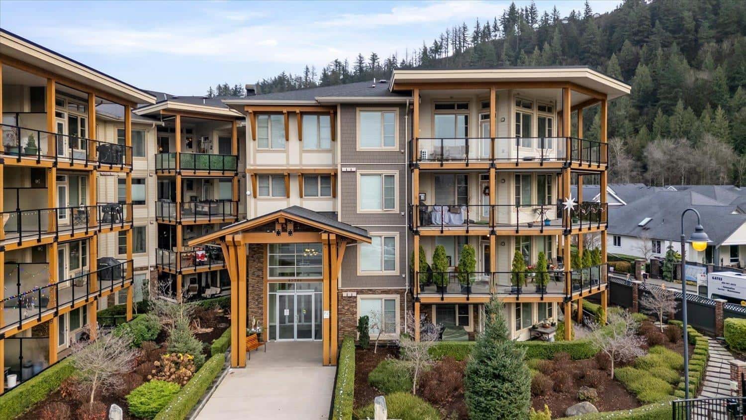 Chilliwack — Chilliwack - Photo 2 of 39