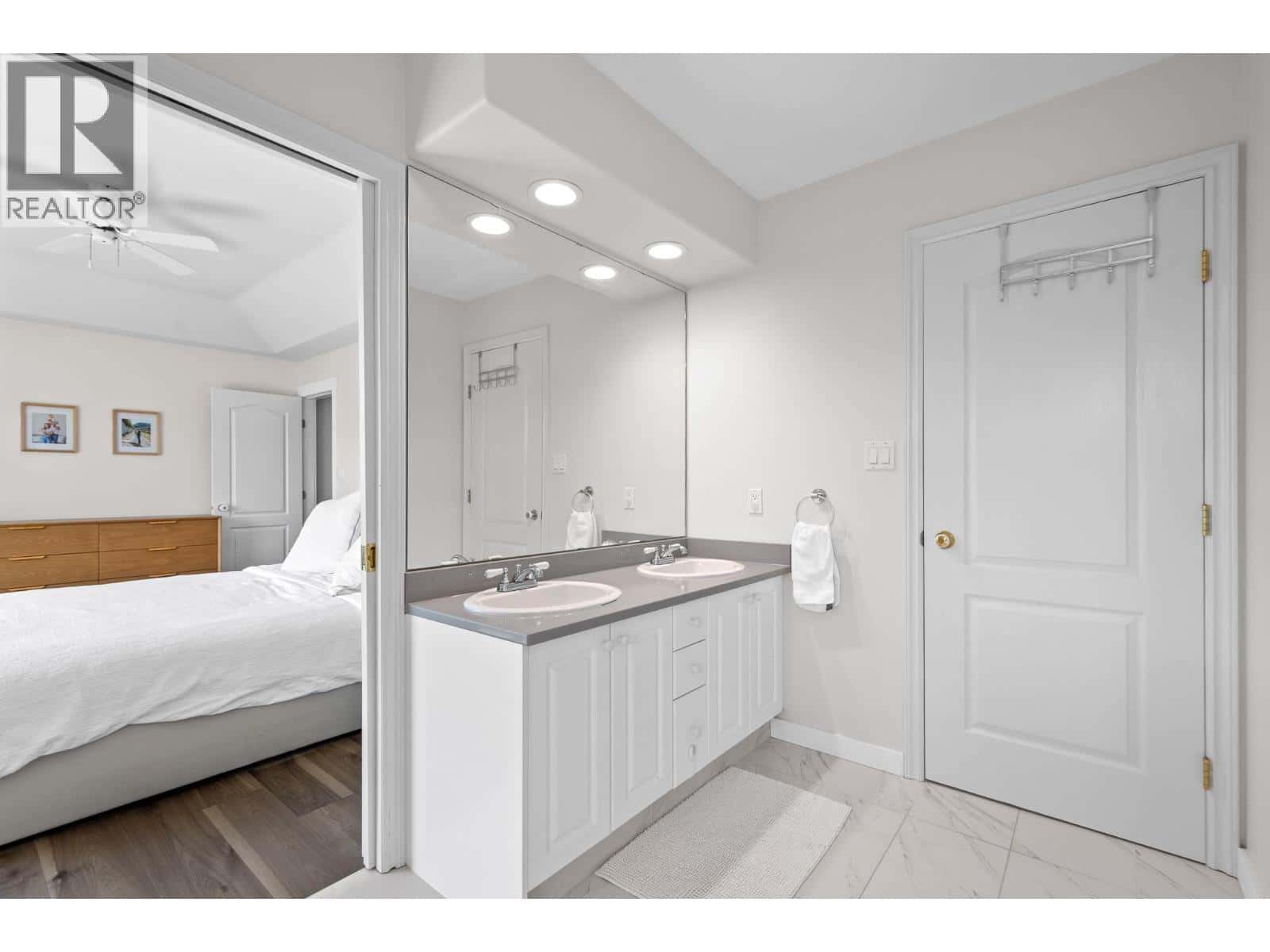 Penticton — Penticton - Photo 4 of 29