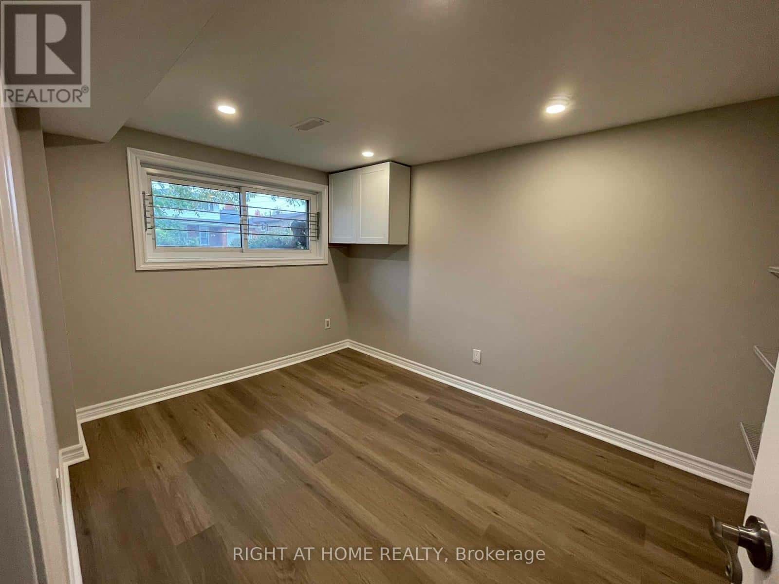 Hamilton (Lisgar) — Hamilton (Lisgar) - Photo 3 of 11