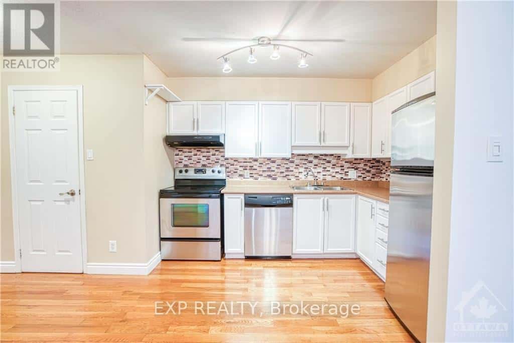 Ottawa — Ottawa - Photo 5 of 15