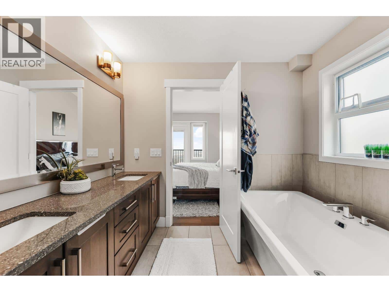 Coquitlam — Coquitlam - Photo 5 of 40