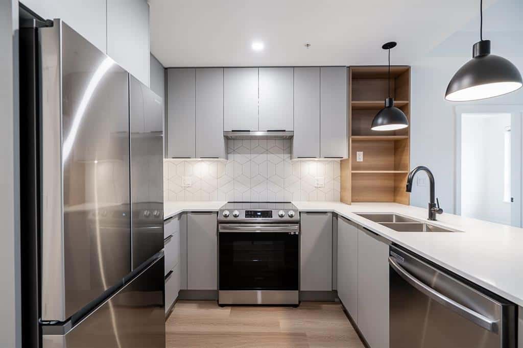 Surrey — Surrey - Photo 5 of 15