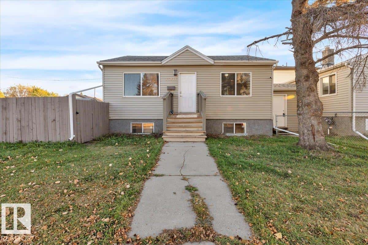 Edmonton — Edmonton - Photo 2 of 75