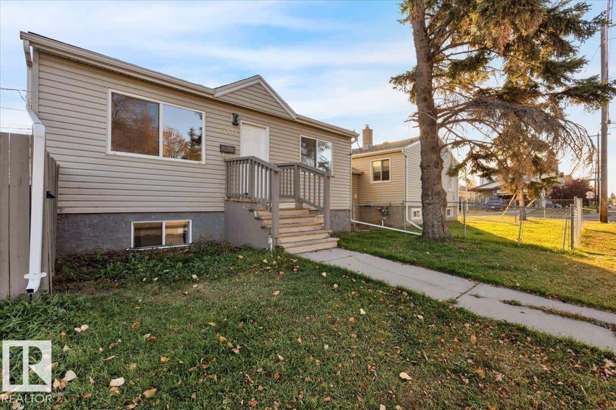 Edmonton — Edmonton - Photo 4 of 75