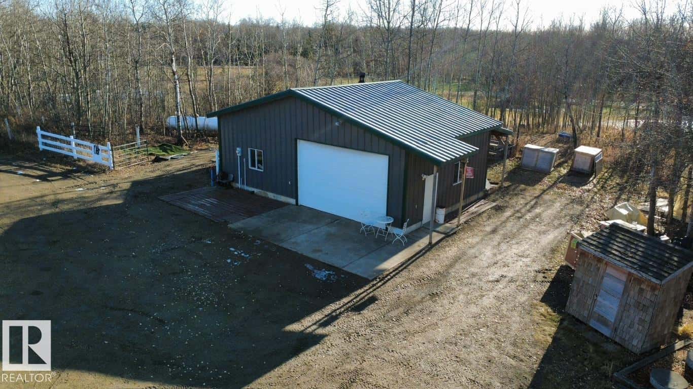 Rural Leduc County — Rural Leduc County - Photo 3 of 58