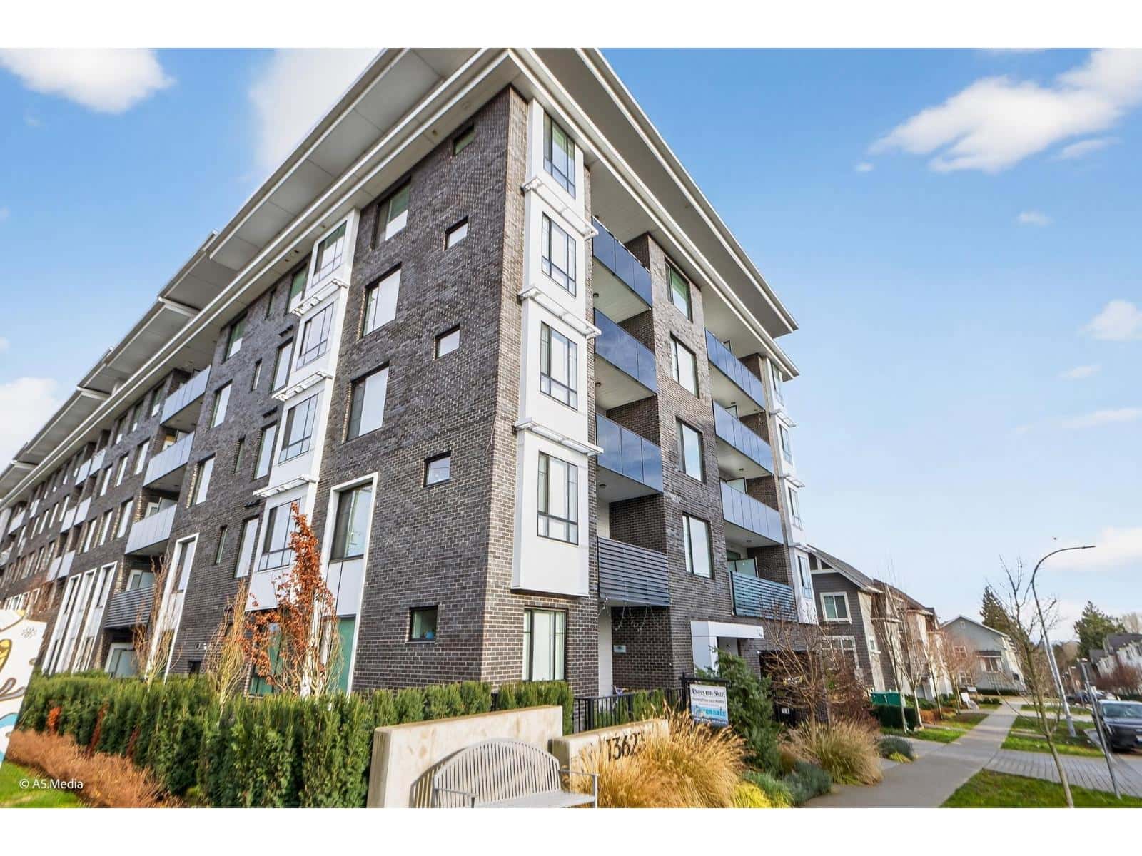 Surrey — Surrey - Photo 3 of 33