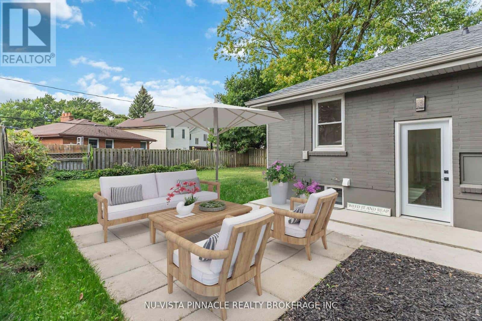 1840 ROYAL CRESCENT W — London East (East H), Ontario - Photo 2 of 48