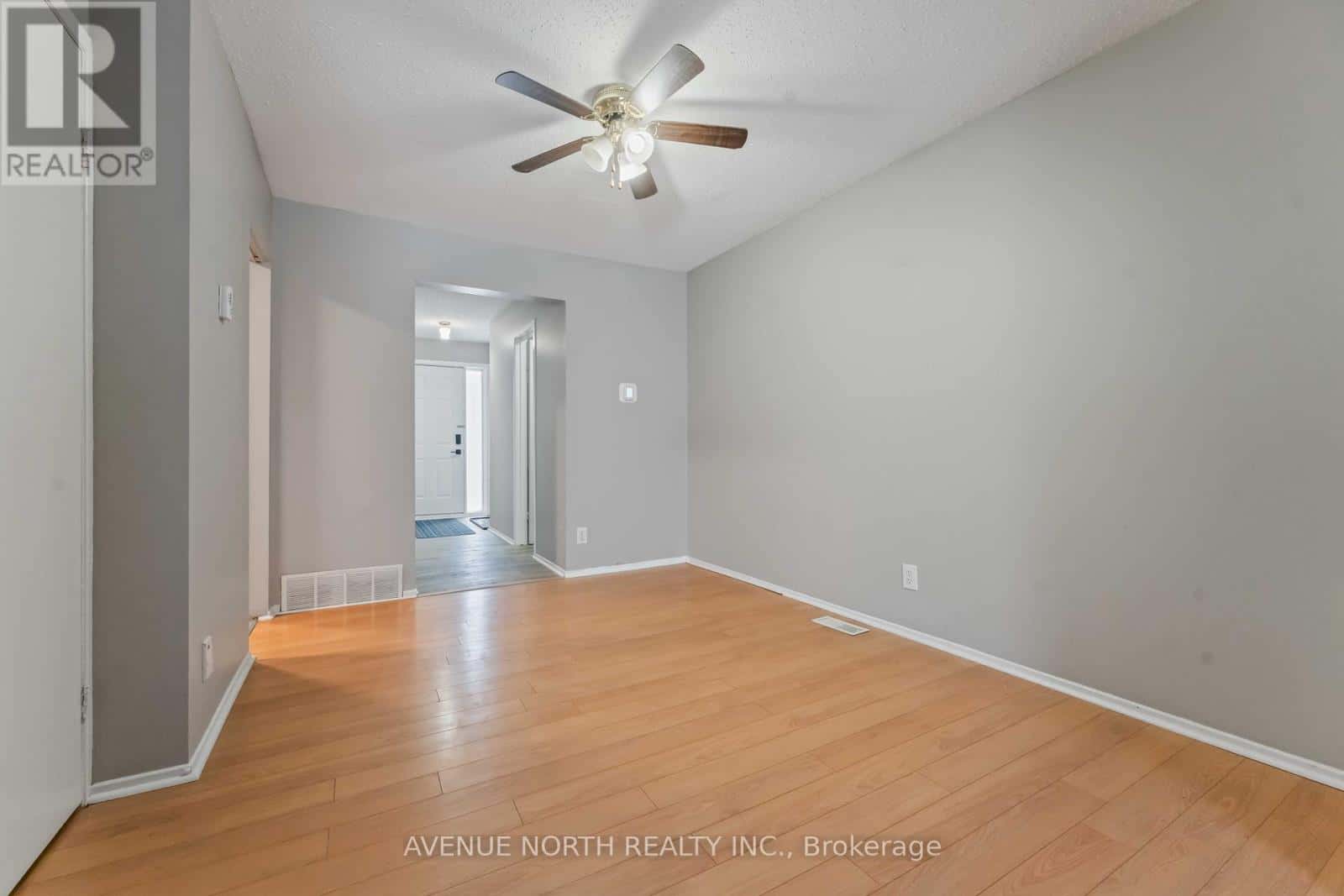 Ottawa — Ottawa - Photo 2 of 31