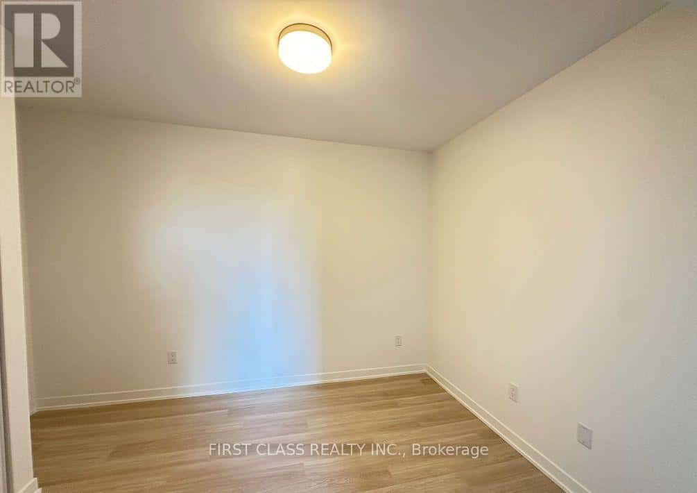 Toronto (Clanton Park) — Toronto (Clanton Park) - Photo 2 of 12