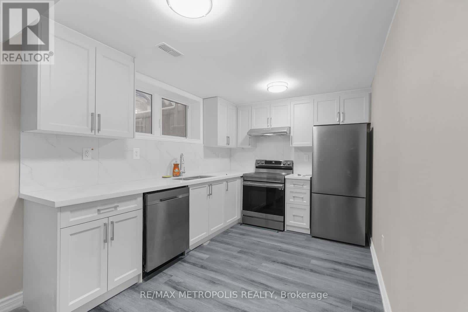 Oshawa (Windfields) — Oshawa (Windfields) - Photo 3 of 20