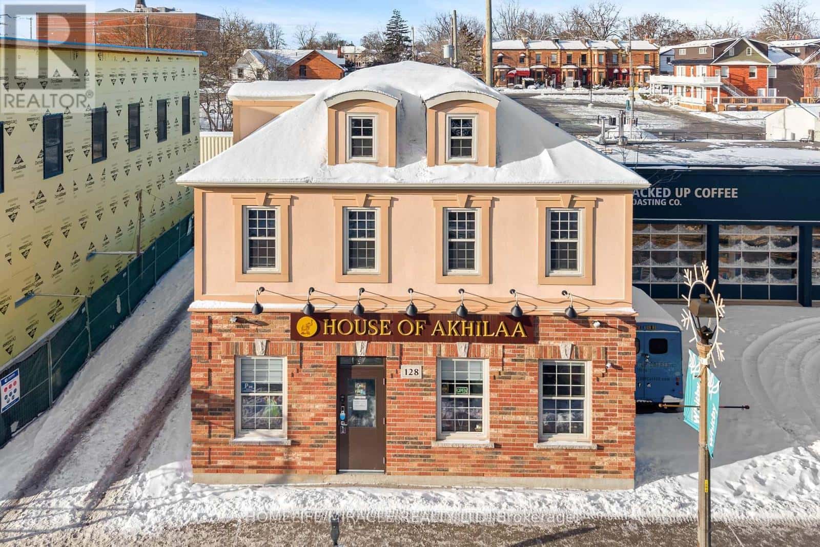 128 BROCK STREET N — Whitby (Downtown Whitby) - Photo 4 of 47