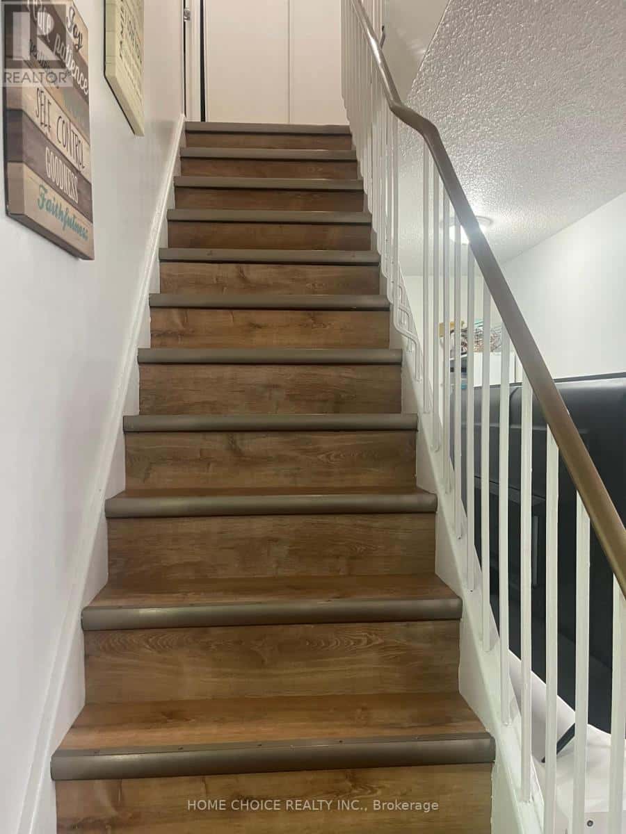 Toronto (Morningside) — Toronto (Morningside) - Photo 3 of 7