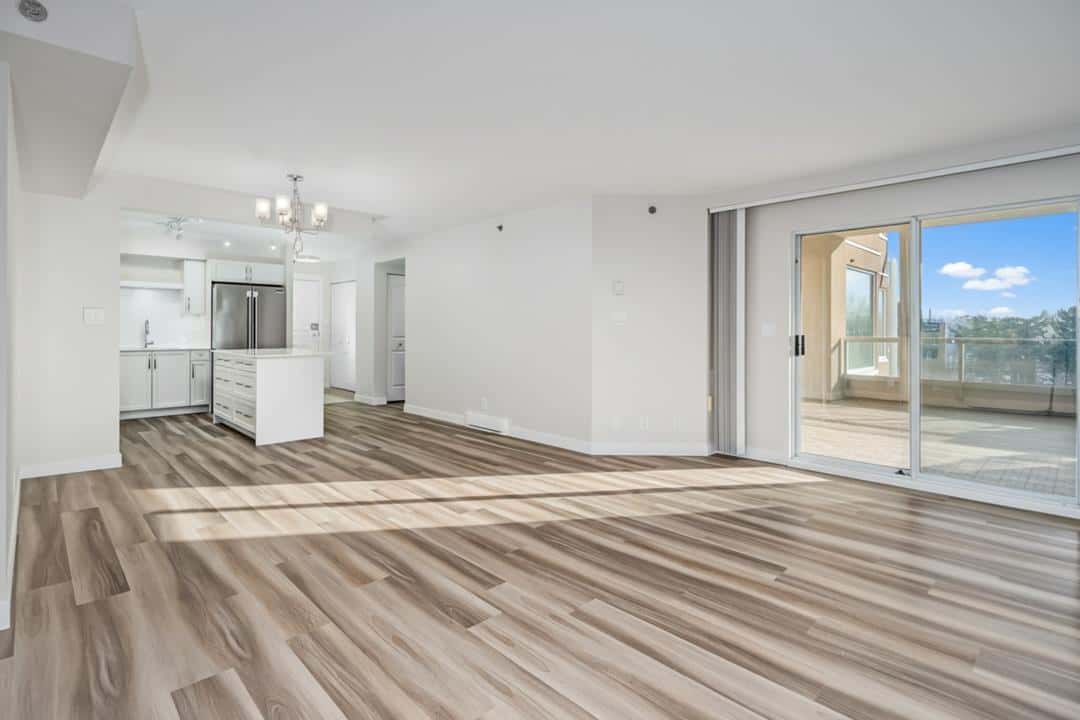 Abbotsford — Abbotsford - Photo 2 of 30