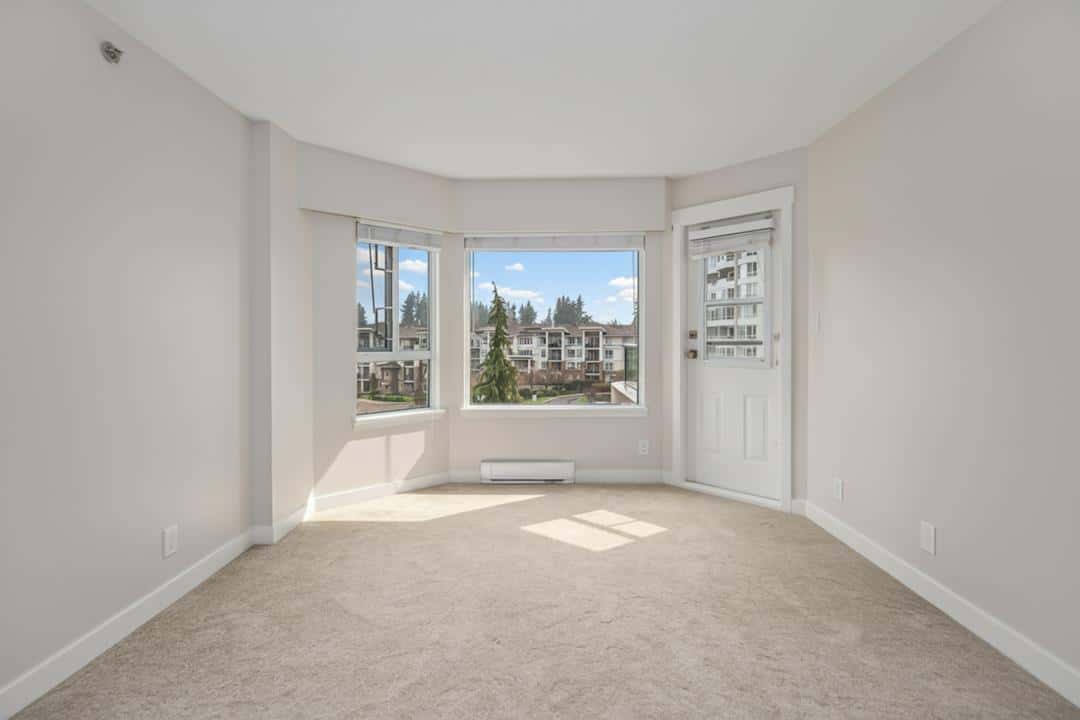 Abbotsford — Abbotsford - Photo 5 of 30