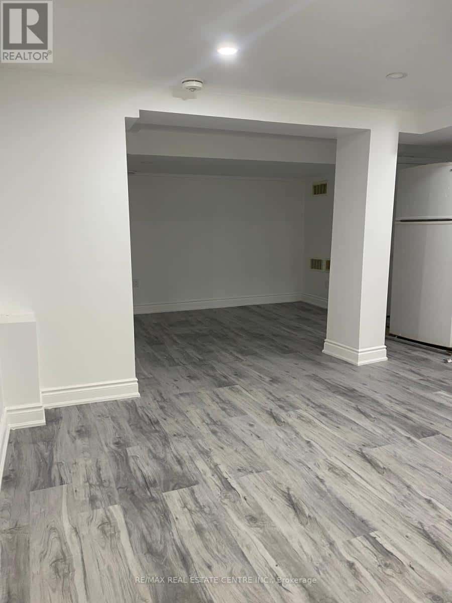 Brampton (Downtown Brampton) — Brampton (Downtown Brampton) - Photo 5 of 9