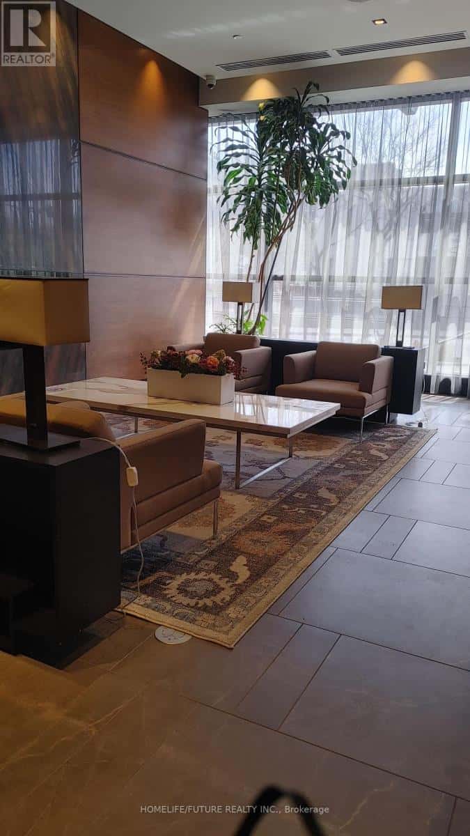 Toronto (Willowdale East) — Toronto (Willowdale East) - Photo 3 of 40