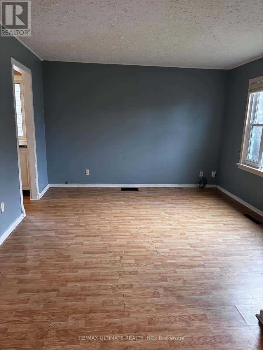 Oshawa (Vanier) — Oshawa (Vanier) - Photo 4 of 27