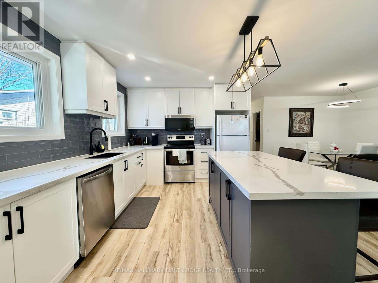 Pickering (Bay Ridges) — Pickering (Bay Ridges) - Photo 4 of 21