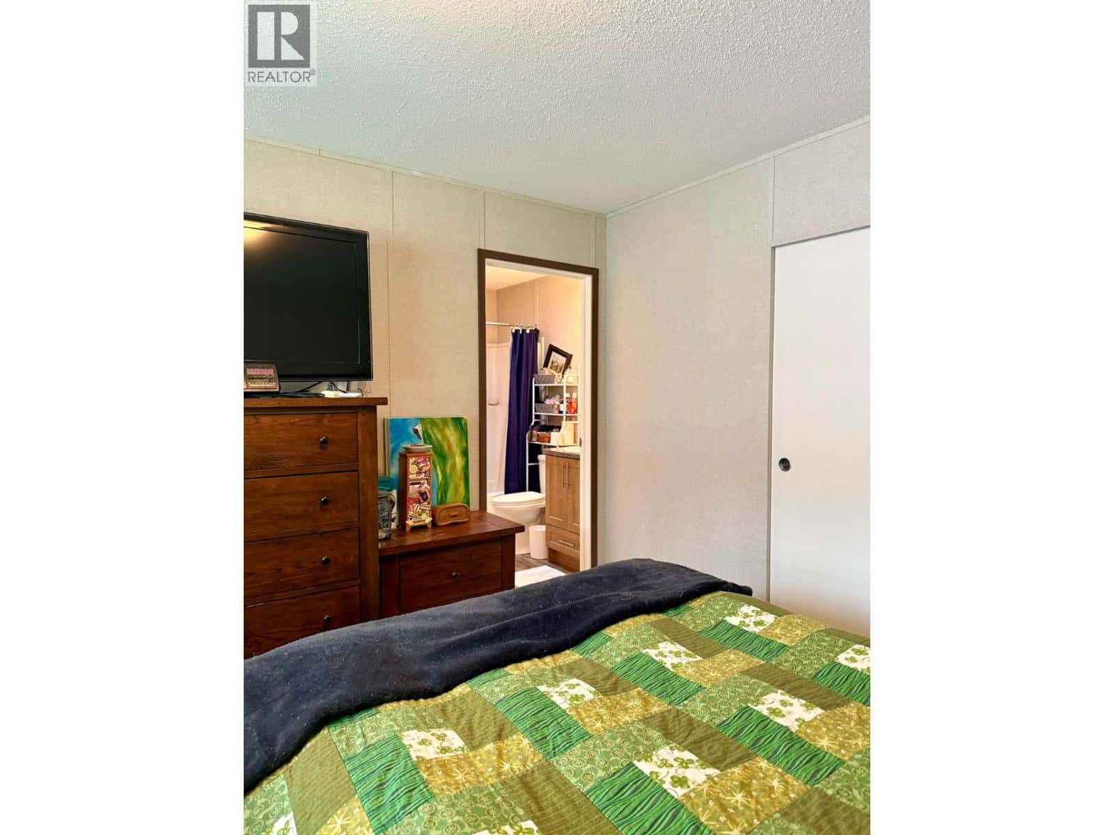 Rossland — Rossland - Photo 2 of 19