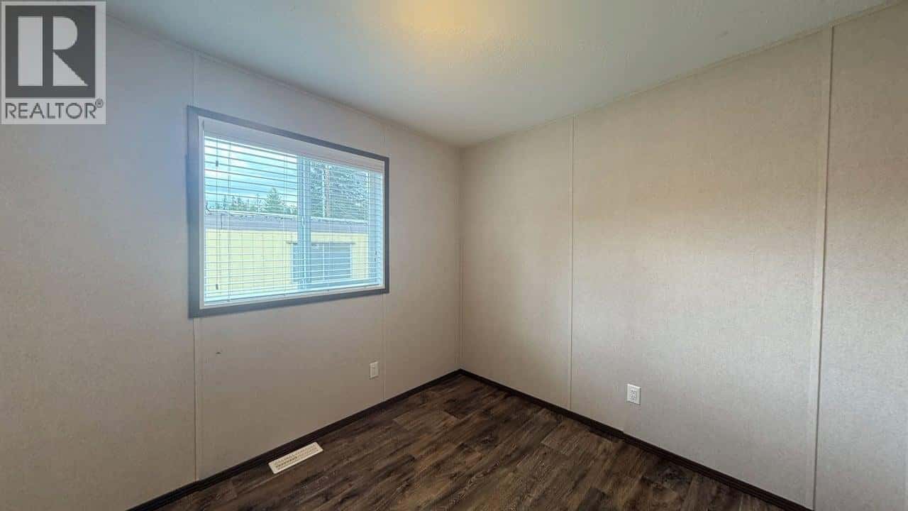 Rossland — Rossland - Photo 4 of 19