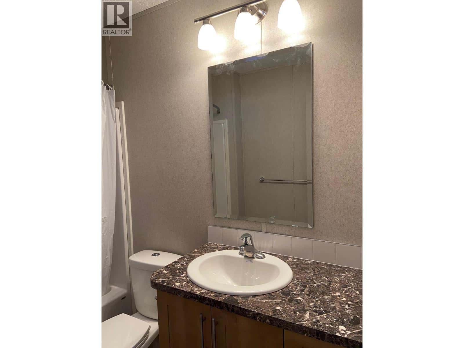 Rossland — Rossland - Photo 5 of 19