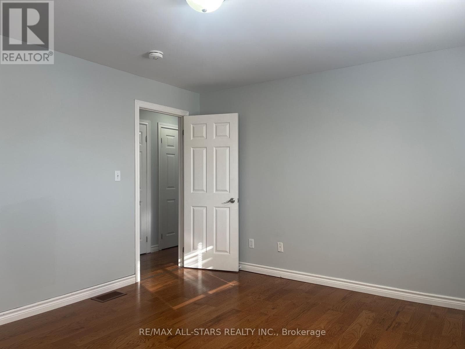 MAIN FLOOR -ALL INCLUSIVE - 39 MCGIBBON BOULEVARD — Kawartha Lakes (Lindsay) - Main photo