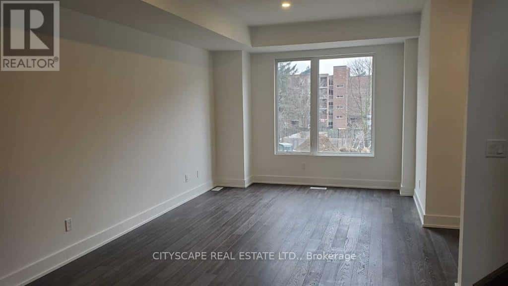 Cambridge — Cambridge - Photo 2 of 11