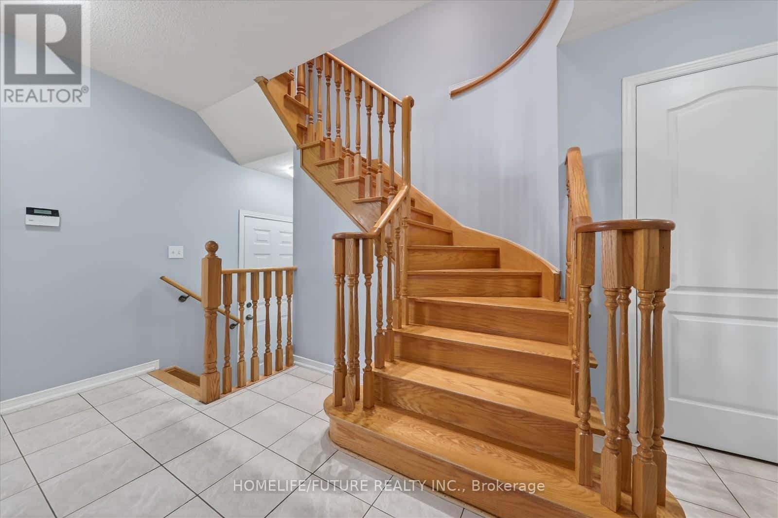 29 RIVERPLACE CRESCENT — Brampton (Bram East) - Photo 2 of 33