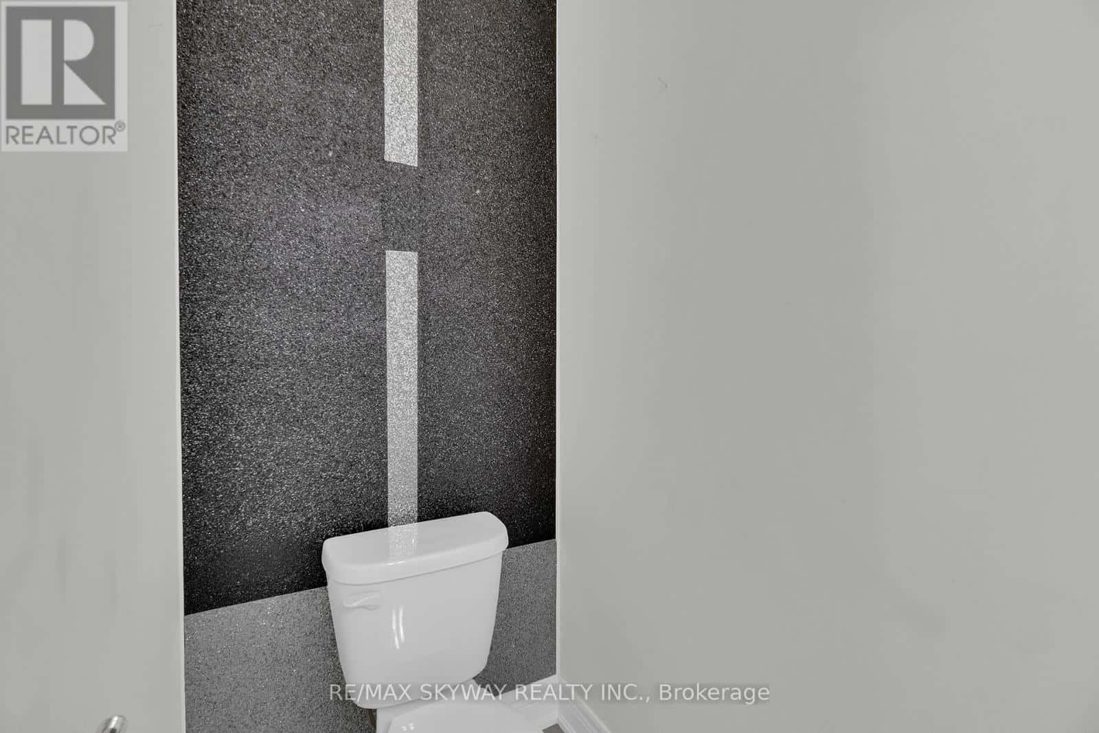 Welland (Coyle Creek) — Welland (Coyle Creek) - Photo 4 of 50