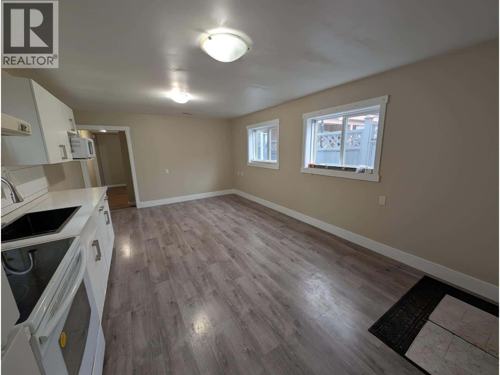 Vancouver — Vancouver - Photo 5 of 14