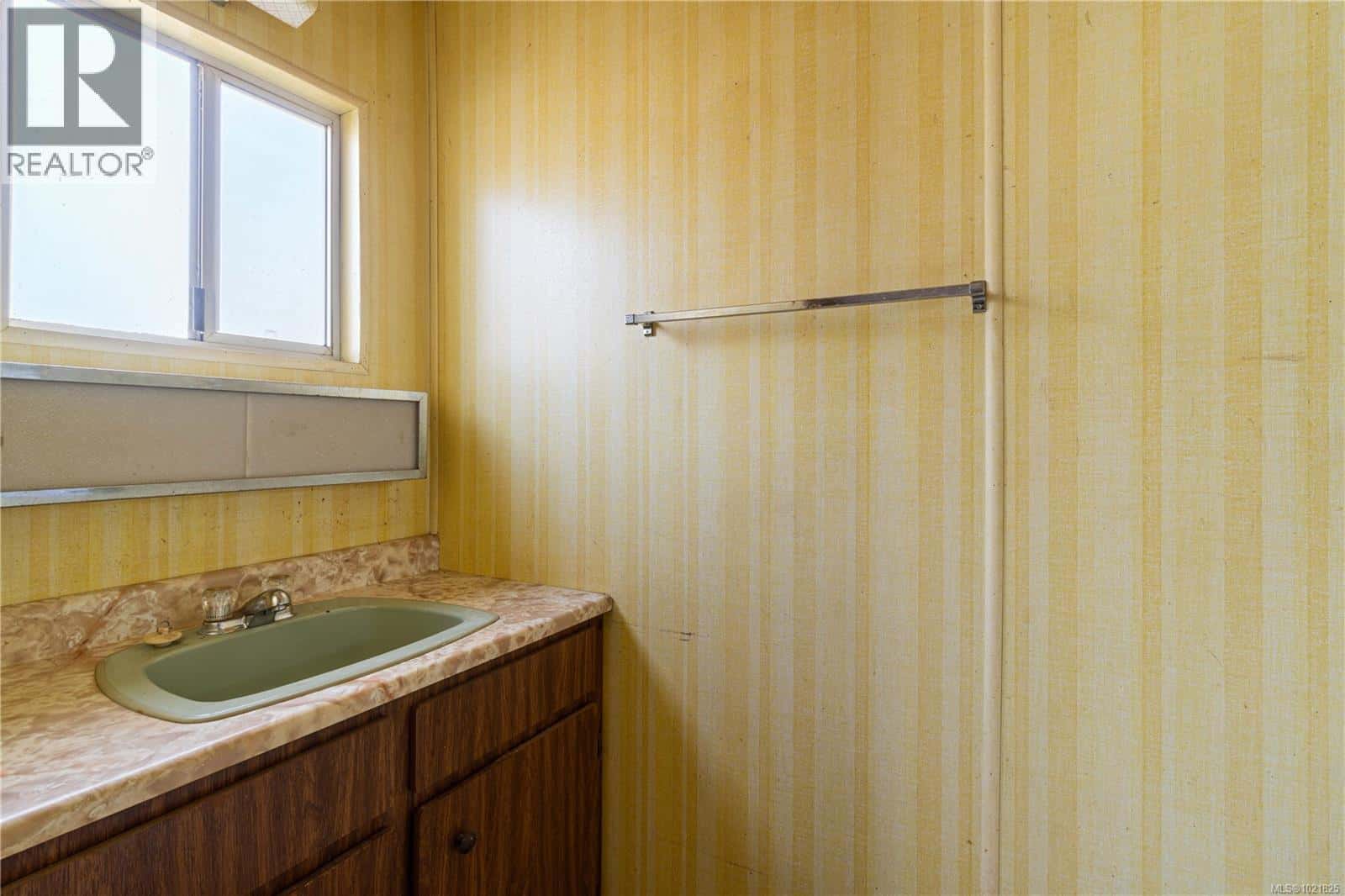 Parksville — Parksville - Photo 3 of 43