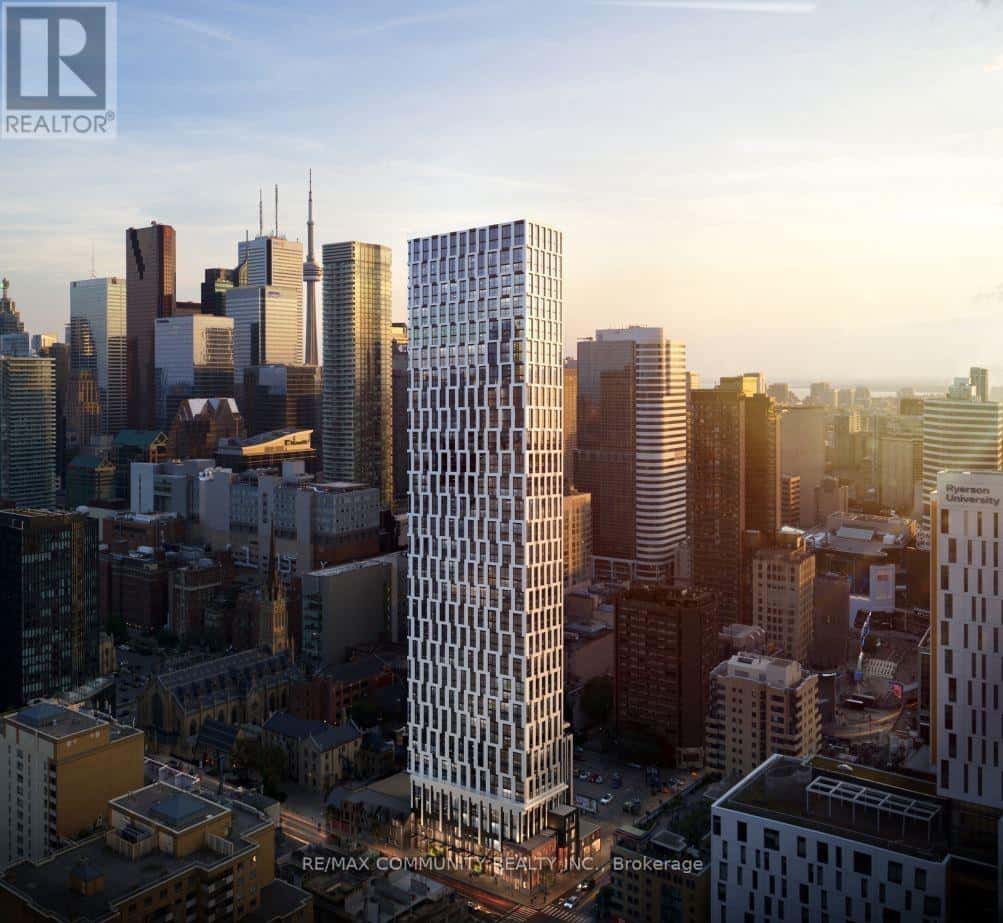 Toronto (Church-Yonge Corridor) — Toronto (Church-Yonge Corridor) - Photo 5 of 8