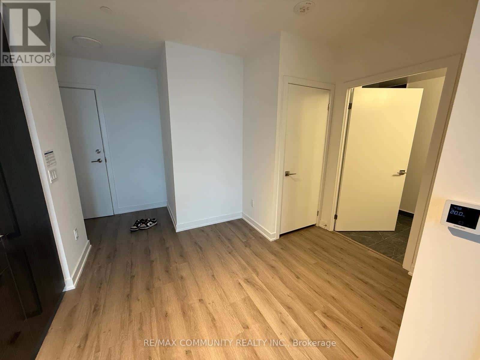 Toronto (Church-Yonge Corridor) — Toronto (Church-Yonge Corridor) - Photo 4 of 8