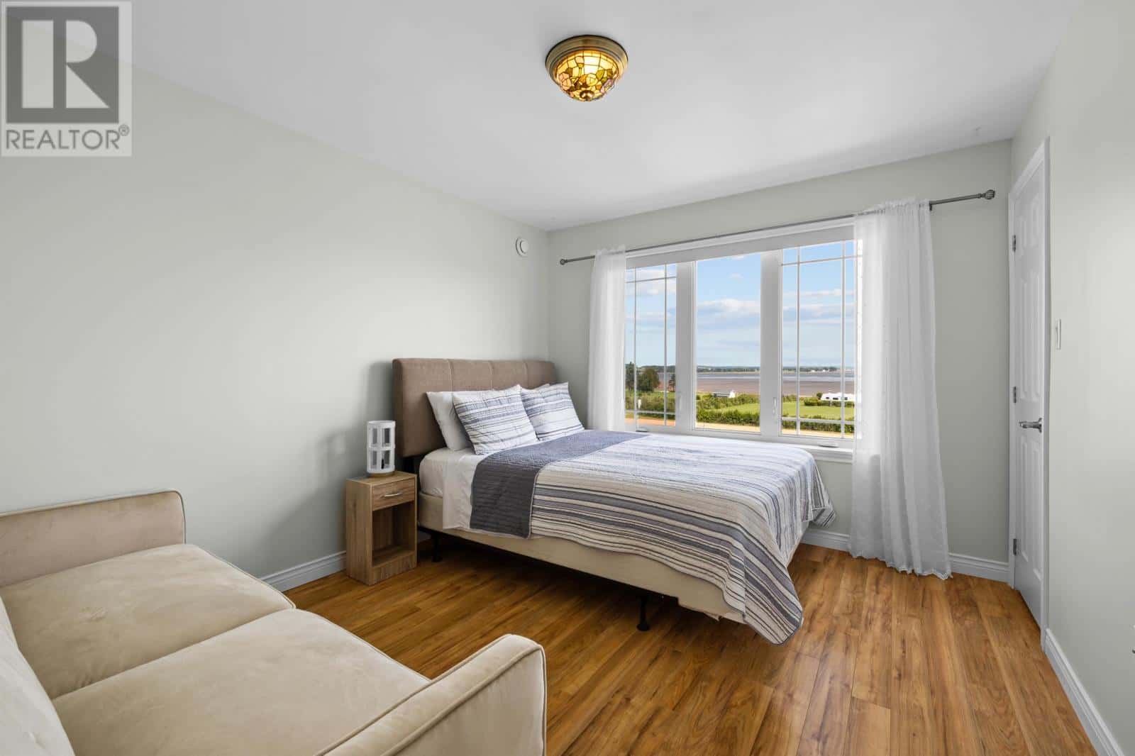 New Dominion — New Dominion - Photo 5 of 40