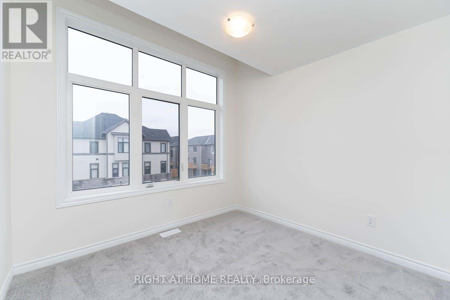 Oshawa (Donevan) — Oshawa (Donevan) - Photo 5 of 23