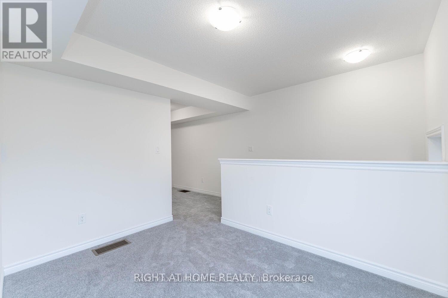 Oshawa (Donevan) — Oshawa (Donevan) - Main photo