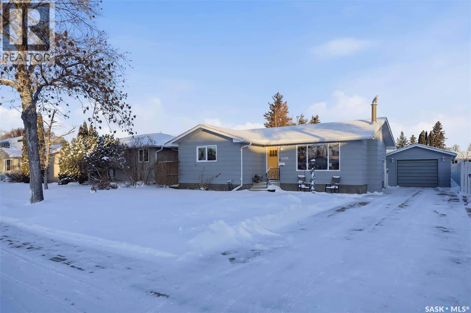 349 Waterloo CRESCENT — Saskatoon, Saskatchewan - Photo 2 of 39