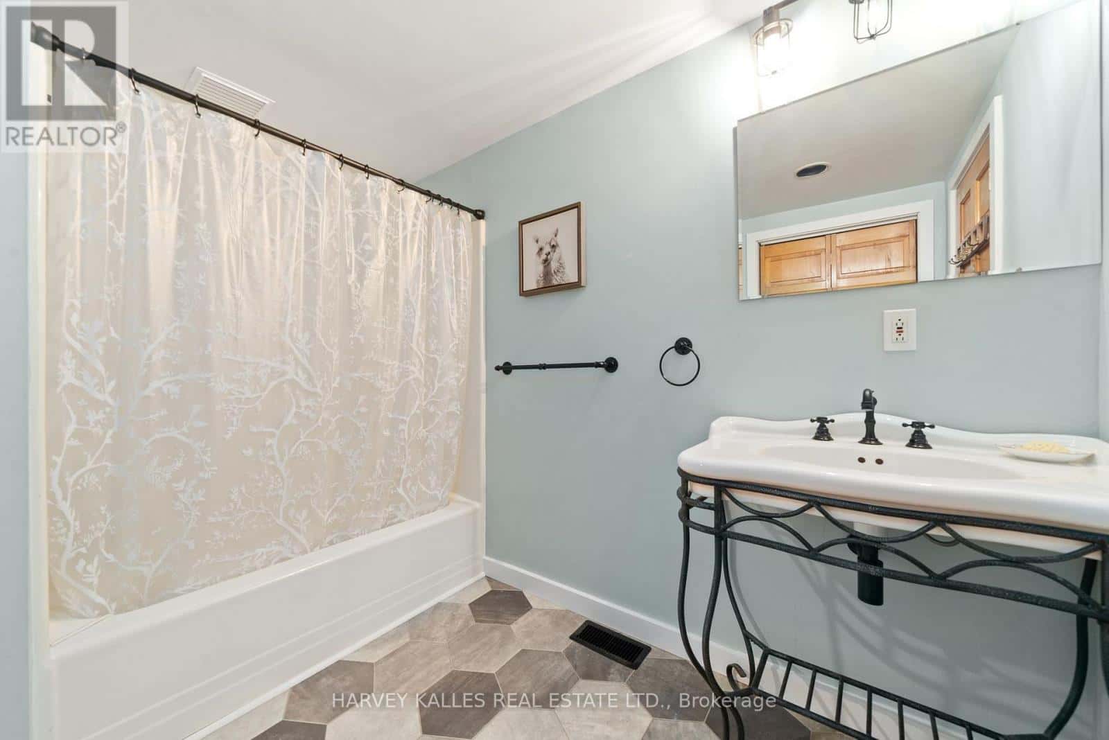 Prince Edward County (Hallowell Ward) — Prince Edward County (Hallowell Ward) - Photo 4 of 37