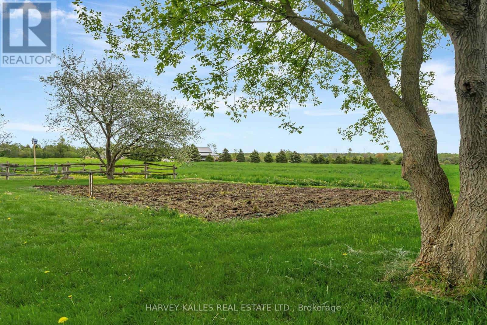 Prince Edward County (Hallowell Ward) — Prince Edward County (Hallowell Ward) - Photo 2 of 37